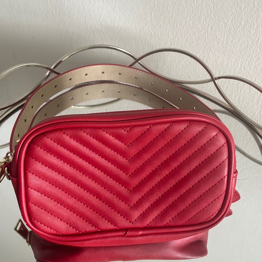 Steve Madden bag on wallet